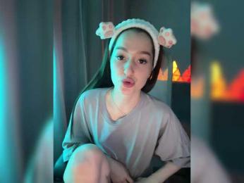 whiteTEA bongacams stream image