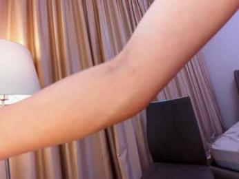 ehotlovea chaturbate stream image