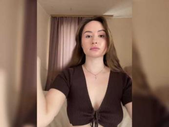 PLEELUS bongacams stream image