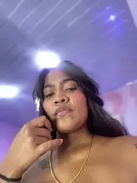 riri_brunnete stripchat stream image