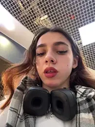 Lily__Belle stripchat stream image