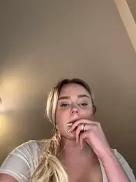 CherryEmmy stripchat stream image