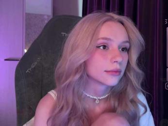 fymryn bongacams stream image