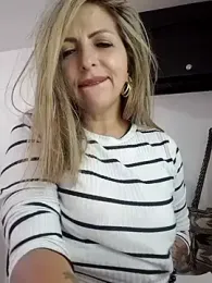 _Abril-Office1 stripchat stream image