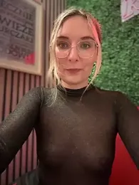 The_Snowwhitee stripchat stream image