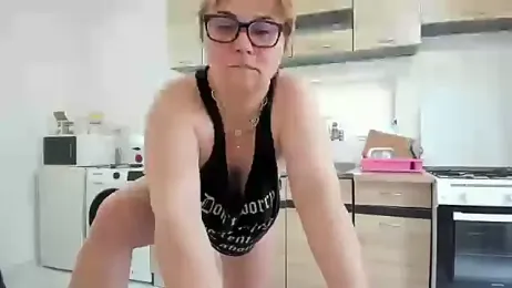 Julia35 stripchat stream image