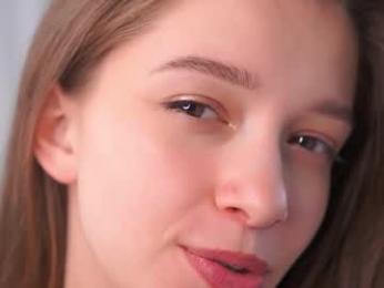 little_poetry chaturbate stream image