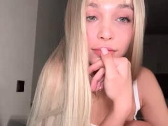 cutieeeeva chaturbate stream image