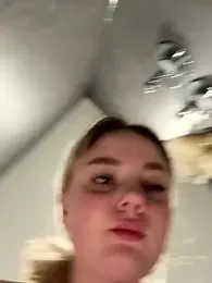 CherryEmmy stripchat stream image