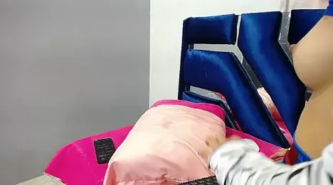 TomieJunji stripchat stream image