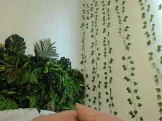 karlyee camsoda stream image