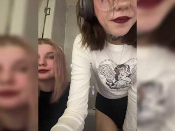 Molly-and-Ewa bongacams stream image