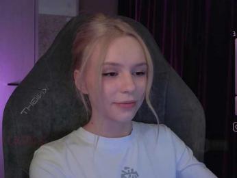 fymryn bongacams stream image