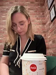 The_Snowwhitee stripchat stream image