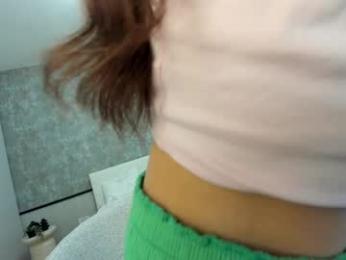 ehotlovea chaturbate stream image