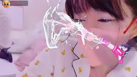 maii- stripchat stream image