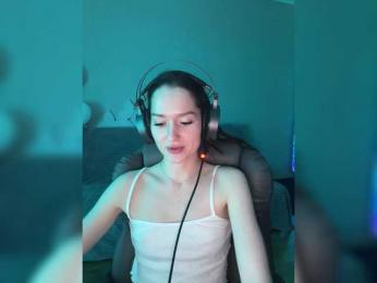 whiteTEA bongacams stream image