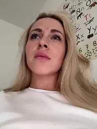 streetdoll stripchat stream image