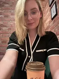 The_Snowwhitee stripchat stream image