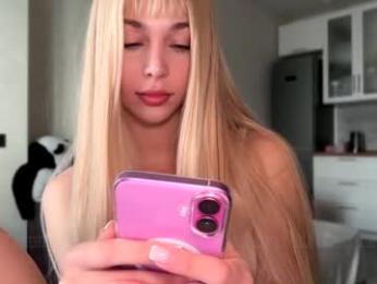 cutieeeeva chaturbate stream image