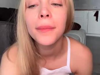 cutieeeeva chaturbate stream image