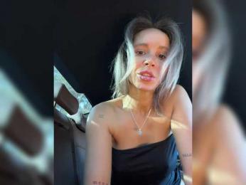 CandyViki bongacams stream image