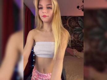 ilittleheart bongacams stream image