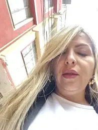 _Abril-Office1 stripchat stream image