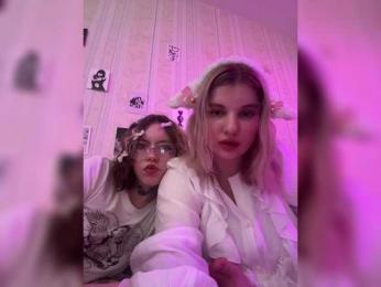 Molly-and-Ewa bongacams stream image