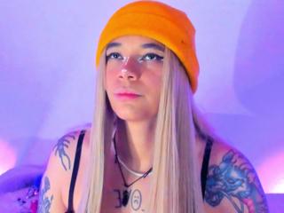 Scarlet Bridge flirt4free stream image