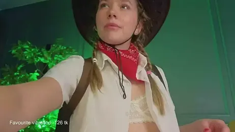 milly_shy stripchat stream image