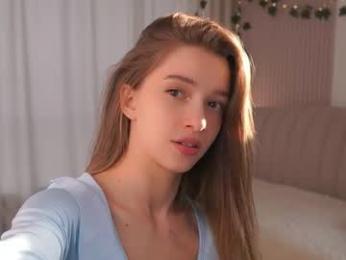 little_poetry chaturbate stream image