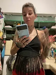 Izy_cute_ stripchat stream image