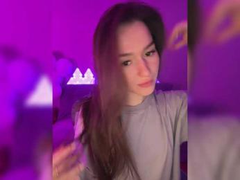 whiteTEA bongacams stream image