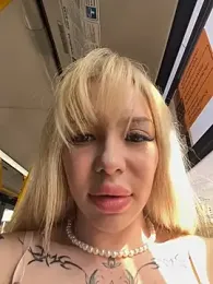 babydolll stripchat stream image