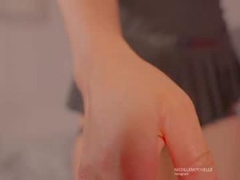 nicolle_mitchelle chaturbate stream image