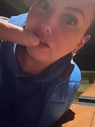 YoungHotMom_ stripchat stream image