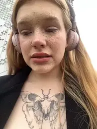 Honey___Hot stripchat stream image