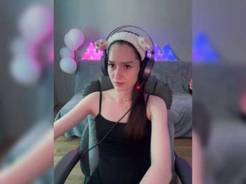 whiteTEA bongacams stream image