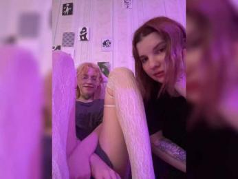 Molly-and-Ewa bongacams stream image