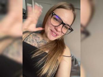 -Tiki-Riki- bongacams stream image