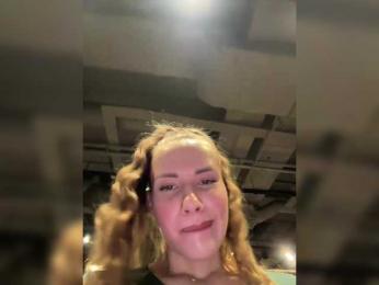 VikkiExtraCheese bongacams stream image