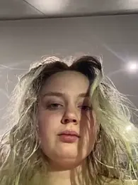 CherryEmmy stripchat stream image