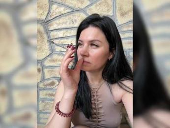 Ylia21112 bongacams stream image