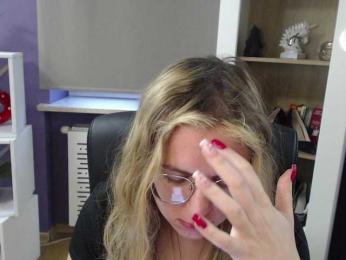 Soft-Zoey bongacams stream image