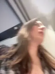 MommmyYummy stripchat stream image