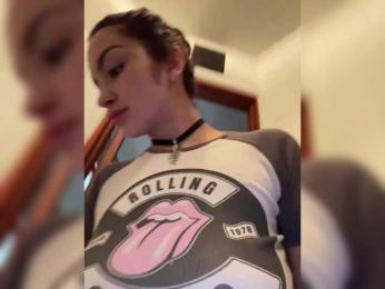 LALI_XS bongacams stream image