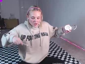 petitebrat chaturbate stream image