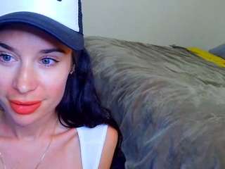 tighttinymilf camsoda stream image