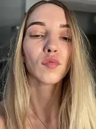 Adelina0001 stripchat stream image